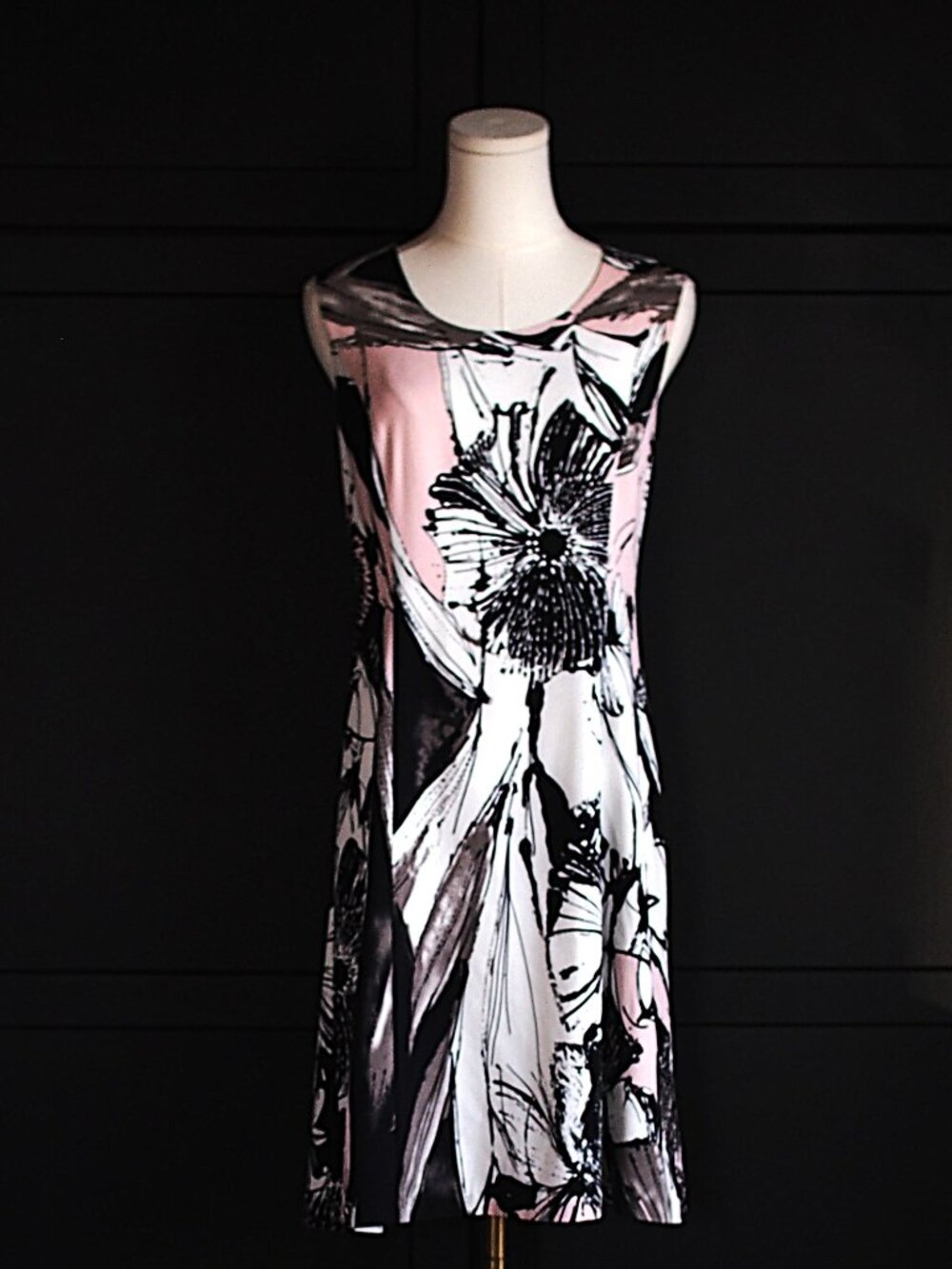 Cleo Petites | Sleeveless Floral A-Line Dress